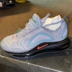 NEW Nike Air Max 720 BG